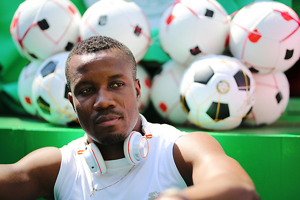 포토 JPG 해외이미지 라이프스타일 남자 음악 스포츠 이어폰 운동화 모션 아침 건강 한명 사람 인종 야외 가로 스마트폰 운동복 달리기 조깅 운동 헤드폰 힘 시골 고속도로 결심 아스팔트 연습 속도 트레이너 근육질 슛 골 달리기선수 방법 성격 운동가 해외포토 주간 1 옷 도로 음향기기 신발 컨셉 근육 문화예술 생활 핸드폰 스마트기기 헬스 몸매 육상선수 파일형식 이미지허브