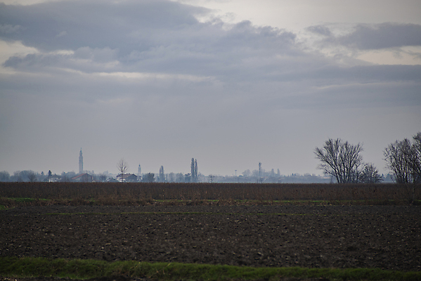 포토 JPG 해외이미지 계절 유럽 겨울 밭 자연 풍경 사람없음 야외 파란색 와인 이탈리아 추위 흰색 시골 언덕 산기슭 피에몬테 눈내림 겨울풍경 해외포토 나라 컬러 농업 산 주류 눈_날씨 생태계 파일형식 이미지허브