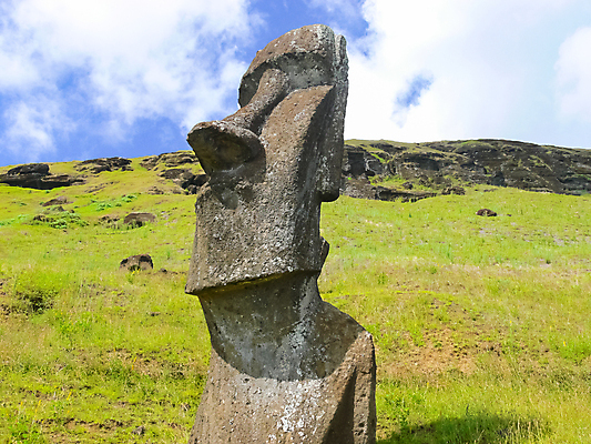 포토 JPG 해외이미지 공원 종교 문화 조각 섬 여행 하늘 부활절 사람없음 야외 조각상 머리 여행객 어둠 새벽 마음 죽음 역사 신비 일렬 태평양 마법 기념물 칠레 목각 남쪽 천연기념물 복원 해외포토 자연요소 공공시설 기념일 바다 컨셉 사람 신체부위 조형물 남아메리카 방향 파일형식 이미지허브