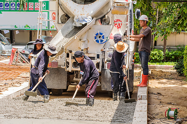 포토 JPG 해외이미지 직업 여자 남자 산업 도로 백그라운드 노동자 프레임 안전 사람 사람없음 건물 작업 수리 헬멧 땅 바쁨 발판 개발 설치 조작 철강 콘크리트 해외포토 건축물 길 교통시설 보호장비 파일형식 이미지허브
