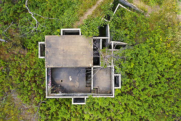 포토 JPG 해외이미지 나무 식물 계절 도로 잎 불 산 안테나 사람없음 야외 초록색 파란색 갈색 환경 계곡 검은색 호주 숲 땅 언덕 폐허 암초 드론 해외포토 자연요소 길 컬러 통신 교통시설 오세아니아 파일형식 이미지허브