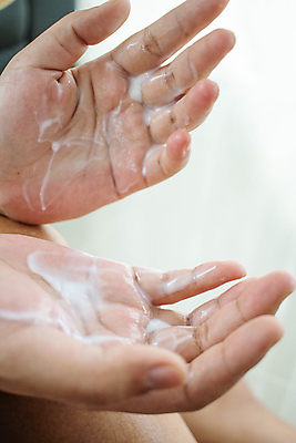 포토 JPG 해외이미지 백인 라이프스타일 손 여자 행복 백그라운드 신체 손가락 아침 주택 실내 건강 사람 동양인 성인 사람없음 치료 뷰티 스파 화장품 흰색 마사지 보호 상품 매끈함 손톱관리 실크 피부 크림 피부관리 부드러움 내추럴 돌봄 보습 수분크림 신청 해외포토 주간 서양인 감정 컬러 컨셉 의학 모션 인종 내부 건물 생활 신체부위 직물 감각 네일아트 파일형식 이미지허브