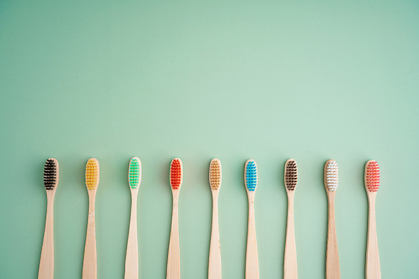 포토 JPG 해외이미지 사람없음 칫솔 오브젝트 에코 친환경 일렬 에코라이프 위생관리 친환경제품 카피스페이스 초록배경 대나무칫솔 다회용품 해외포토 라이프스타일 백그라운드 관리 초록색 위생용품 환경 공백 재활용품 파일형식 이미지허브