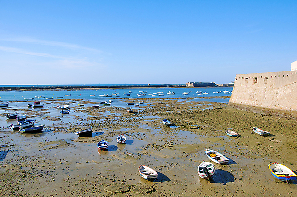 포토 JPG 해외이미지 모래 바다 섬 여행 자동차 조류 낚시 날씨 건조 사람없음 물 파란색 마을 항구 운전 만 보트 성 센터 역사 작음 진흙 포트 타운 남쪽 내추럴 고용 옛날 해외포토 자연요소 동물 건축물 육상교통 컬러 배_교통 교통시설 모션 레저 구직 도시 크기 방향 채용 파일형식 이미지허브