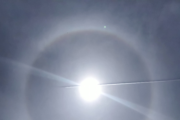 포토 JPG 해외이미지 구름 유럽 과학 무지개 자연 회색배경 하늘 날씨 비행기 풍경 사람없음 여름 빛 햇빛 태양 뷰티 우주 맑음 얼음 에너지 금지 원형 분위기 소프트포커스 문학 후광 내추럴 사방 스펙트럼 오해 현상 해외포토 자연요소 도형 계절 나라 백그라운드 컨셉 항공교통 대중교통 촬영기법 회색 생태계 파일형식 이미지허브