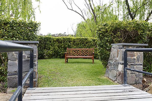 포토 JPG 해외이미지 나무 패턴 벤치 의자 자연 휴식 앉기 사람없음 야외 목재 울타리 환경 정원 호주 해외포토 식물 가구 컨셉 무늬 재료 모션 담장 오세아니아 생태계 파일형식 이미지허브