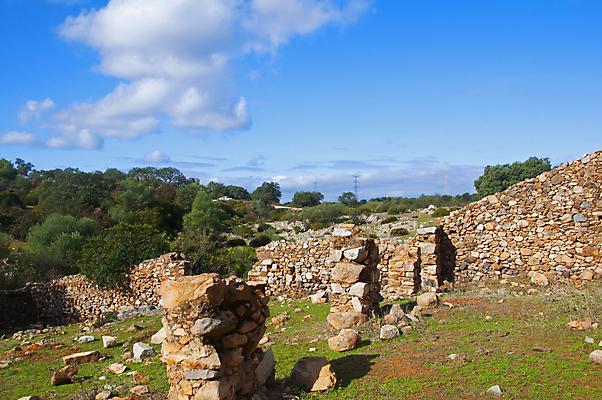 포토 JPG 해외이미지 나무 식물 전통 디자인 외관 공원 유럽 문화 벽 여행 백그라운드 잎 패턴 건축양식 자연 하늘 거리 주택 프레임 사람없음 야외 건물 목재 초록색 뷰티 정원 흰색 시골 신선 오픈 중세 큼 묘사 질감 복고 타운 내추럴 옛날 스타일 해외포토 건축물 공공시설 건축 나라 컬러 무늬 재료 도시 역사 크기 생태계 파일형식 이미지허브