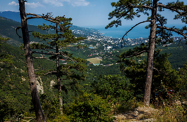 포토 JPG 해외이미지 구름 공원 바다 여행 자연 하늘 날씨 휴가 산 파노라마 풍경 사람없음 건물 여름 파란색 맑음 검은색 만 정상 휴양지 러시아 암초 타운 우크라이나 해외포토 자연요소 건축물 계절 공공시설 유럽 컬러 촬영기법 장소 도시 생태계 파일형식 이미지허브