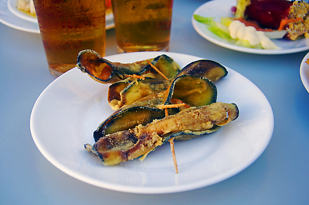 포토 JPG 해외이미지 전통 접시 음식 조각 다이어트 채소 가지 치즈 새우 건강 마늘 요리 사람없음 초록색 식당 검은색 식사 저녁식사 이탈리아 튀김 흰색 시골 고명 그릴 두루마리 먹기 허브 올리브 레시피 내추럴 점심식사 폭식 고립 주키니 채식주의자 해외포토 식물 식기 열매 유럽 컬러 모션 주방용품 유제품 갑각류 상점 채식 파일형식 이미지허브