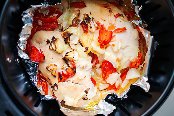 포토 JPG 해외이미지 전통 접시 음식 백그라운드 다이어트 토마토 양파 파슬리 건강 마늘 육류 스테이크 요리 사람없음 주방 식당 식사 저녁식사 치킨 흰색 신선 뜨거움 맛 가슴 굽기 먹기 레몬 허브 버터 점심식사 핸드메이드 해외포토 식물 식기 컬러 컨셉 채소 과일 식재료 모션 서양음식 신체부위 상점 구이 닭고기요리 파일형식 이미지허브