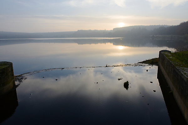 포토 JPG 해외이미지 주간 나무 구름 호수 물결 벽 백그라운드 벽돌 이끼 풍경 사람없음 야외 물 파란색 반사 일출 환경 침묵 황혼 일몰 거울 안개 바위 저수지 신선 콘센트 전기에너지 저녁 숲 뿌연 주입구 파스텔톤 해외포토 자연요소 식물 컬러 날씨 노을 소리 에너지 돌_바위 야간 파일형식 이미지허브