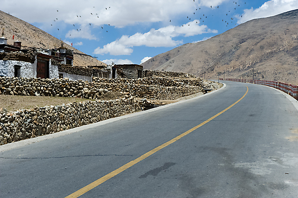 포토 JPG 해외이미지 구름 도로 길 여행 백그라운드 자국 자연 하늘 휴가 산 건조 사람 풍경 사람없음 야외 파란색 뷰티 계곡 자전거 자유 시골 고속도로 아스팔트 땅 인도인 질감 멀리 방법 선로 이란 전국 히말라야 해외포토 자연요소 외국인 컬러 컨셉 중동 교통시설 동양인 바이크 생태계 파일형식 산맥 이미지허브