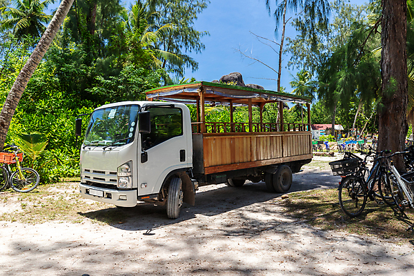 포토 JPG 해외이미지 모래 섬 여행 교통시설 아프리카 자연 하늘 버스 사람없음 야자수 크루즈 만족 짐차 인도양 세이셸 파라다이스 화강암 해외포토 나무 감정 나라 육상교통 바다 교통 배_교통 자동차 대중교통 암석 시설 생태계 파일형식 이미지허브