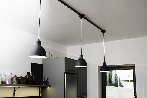 포토 JPG 해외이미지 모양 산업 패턴 전구 유리 추상 벽돌 주택 실내 매달리기 미술 사람없음 내부 장식 금속 카페 장비 등불 램프 그늘 천장 리빙 야광 빛망울 고립 옛날 철강 팬던트 해외포토 무늬 모션 재질 문화예술 조명 건물 빛 상점 파일형식 이미지허브