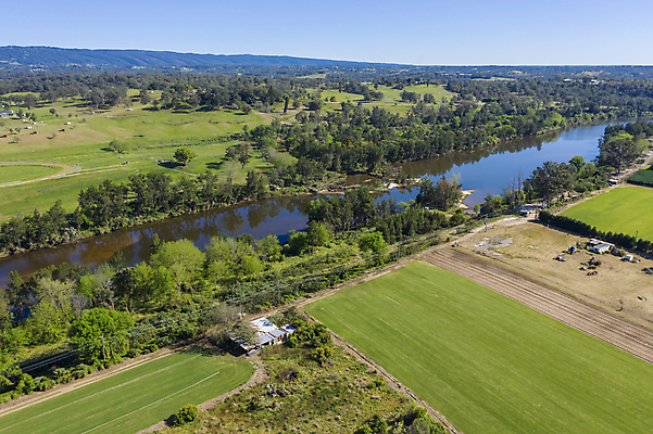 포토 JPG 해외이미지 나무 식물 모래 밭 농업 자연 안테나 사람없음 야외 초록색 물 파란색 강 농장 농경지 갈색 환경 개울 호주 숲 강가 땅 드론 방목장 밭일 해외포토 자연요소 산업 컬러 통신 오세아니아 생태계 파일형식 이미지허브