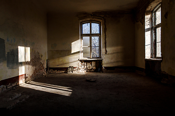 포토 JPG 해외이미지 벽 백그라운드 의자 창문 추상 벽돌 바닥 주택 그림자 풍경 사람없음 내부 건물 빛 태양 어둠 방 무대 수확 골동품 커튼 복도 유령 무서움 버리기 창고 고민 복고 드라마 노려봄 나쁜 고딕 그런지 깨짐 썩음 옛날 콘크리트 파멸 오싹 해외포토 자연요소 건축물 감정 가구 컨셉 무늬 농업 모션 표정 파일형식 소멸 이미지허브