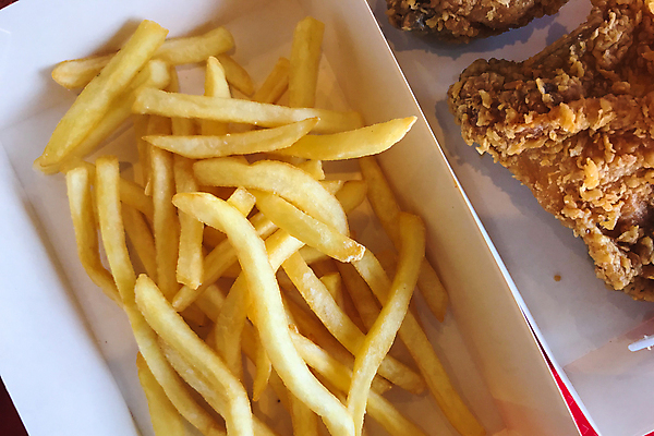 포토 JPG 해외이미지 음식 백그라운드 탁자 감자 패스트푸드 요리 사람없음 목재 노란색 식당 식사 튀김 시골 신선 황금 맛 폐기물 케첩 먹기 오브젝트 속도 준비 매움 소금 칼로리 후추 프랑스어 점심식사 짠맛 해로움 많음 해외포토 나무 문자 컬러 가구 컨셉 채소 재료 모션 상점 소스_음식 인스턴트 쓰레기 향신료 파일형식 이미지허브