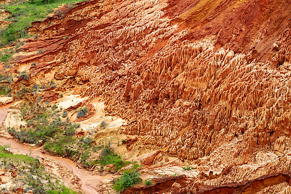 포토 JPG 해외이미지 여행 아프리카 자연 풍경 사람없음 빨간색 초록색 골짜기 암석 바위 크루즈 즐거움 사암 내추럴 마다가스카르 지질학 해외포토 교육 감정 나라 컬러 배_교통 돌_바위 생태계 파일형식 이미지허브