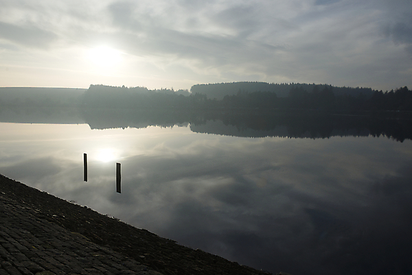 포토 JPG 해외이미지 나무 구름 계절 호수 백그라운드 겨울 하늘 날씨 추상 국립공원 풍경 사람없음 야외 물 태양 반사 환경 침묵 일몰 거울 시골 저수지 숲 멀리 내추럴 대칭 수평선 해외포토 자연요소 식물 공원 무늬 노을 소리 파일형식 이미지허브