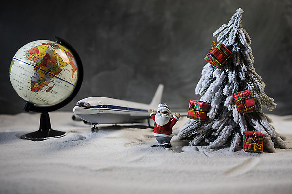 포토 JPG 해외이미지 계절 행복 여행 백그라운드 크리스마스 겨울 비즈니스 휴가 새로움 비행기 기념 선물 사람 사람없음 장식 장난감 산타클로스 지구본 여행객 여행가방 축제 놀람 축하 인사 신용카드 군중 연도 제트기 승객 전나무 대패 수하물 클라우스 해외포토 나무 기념일 감정 컨셉 가방 항공교통 대중교통 표정 금융 예절 파일형식 이미지허브