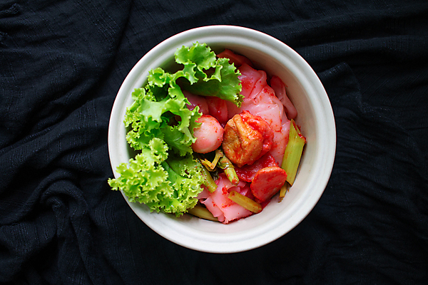 포토 JPG 해외이미지 전통 접시 아시아 음식 분홍색 백그라운드 채소 공 태국 건강 육류 어류 요리 동양인 사람없음 빨간색 초록색 식당 식사 저녁식사 중국 흰색 신선 면 뜨거움 사발 달콤 맛 수프 미트볼 해산물 국수 매움 두부 점심식사 해외포토 식기 나라 컬러 컨셉 식재료 인종 상점 수중동물 면류 사기그릇 파일형식 이미지허브