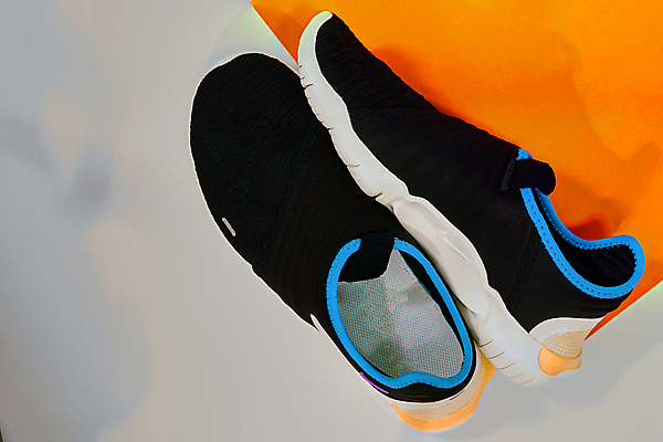 포토 JPG 해외이미지 라이프스타일 옷 여자 스포츠 분홍색 백그라운드 운동화 신발 컨셉 새로움 건강 사람없음 파란색 컬러풀 달리기 조깅 운동 유행 검은색 장비 쌍 상품 연습 오브젝트 체육관 마라톤 고무 고립 달리기선수 운동화끈 스타일 카피스페이스 해외포토 컬러 모션 사람 경기 생활 공백 끈 육상스포츠 육상선수 파일형식 이미지허브