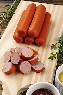 포토 JPG 해외이미지 음식 육류 돼지고기 요리 사람없음 목재 빨간색 식사 저녁식사 뜨거움 소시지 개 맛 케첩 머스터드 허브 향신료 점심식사 짠맛 해로움 해외포토 나무 식물 컬러 컨셉 식재료 재료 포유류 소스_음식 가공식품 향미료 파일형식 이미지허브