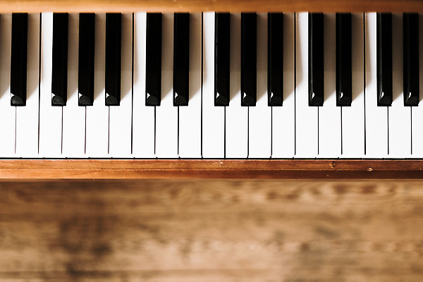 포토 JPG 해외이미지 디자인 교육 컨셉 노래 수업 열쇠 바닥 사람없음 목재 쪽지 화목 소리 콘서트 공연 수확 골동품 흰색 기구 시골 키보드 클래식 연습 묘사 테라피 재즈 뮤지컬 옛날 생존 해외포토 나무 음악 컬러 농업 재료 이벤트 뷰티 파일형식 이미지허브