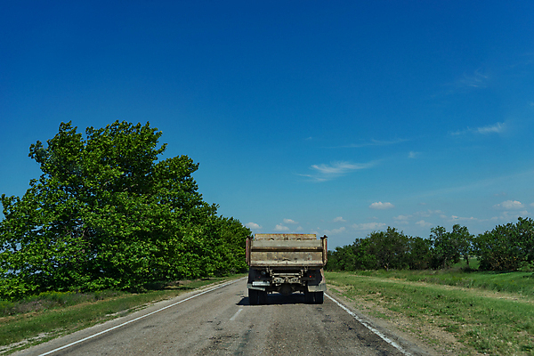 포토 JPG 해외이미지 나무 도로 자동차 자연 하늘 사람없음 좁은 짐차 옛날 해외포토 식물 길 육상교통 교통시설 생태계 파일형식 이미지허브