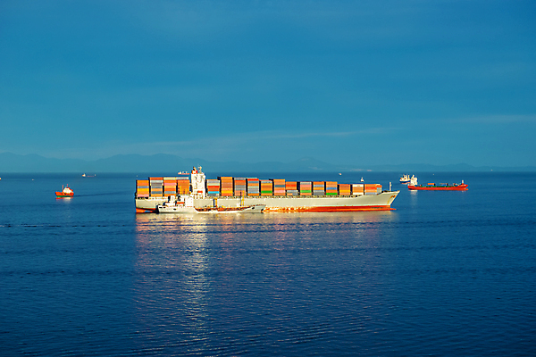 포토 JPG 해외이미지 구름 바다 하늘 풍경 사람없음 물 파란색 화물 수면 컨테이너 러시아 수평선 해외포토 자연요소 유럽 산업 컬러 운송업 파일형식 이미지허브