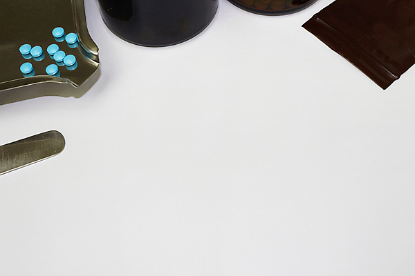 포토 JPG 해외이미지 직업 과학 청진기 미래 건강 병원 실험 사람 사람없음 치료 컬러풀 글로벌 알약 약 건강관리 자료 진료 환자 간호사 의사 긴급 네트워크 수술 연결 컨테이너 약국 연습 보고서 처방 외과 흙더미 조제 돌봄 마약 헬프 항생제 해외포토 산업 컬러 컨셉 의학 의료기기 모션 관리 흙 의료진 도움 만들기 파일형식 더미 이미지허브