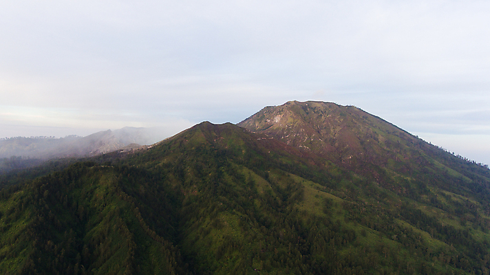 포토 JPG 해외이미지 구름 여행 자연 하늘 산 풍경 사람없음 태양 일출 황혼 일몰 안개 저녁 언덕 항공 인도네시아 장면 조감도 해외포토 자연요소 아시아 날씨 노을 야간 생태계 파일형식 이미지허브