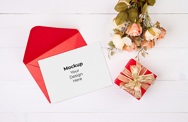 포토 JPG 해외이미지 꽃 종이 탁자 프레임 선물 사람없음 책상 흰배경 목업 해외포토 식물 가구 백그라운드 흰색 파일형식 이미지허브