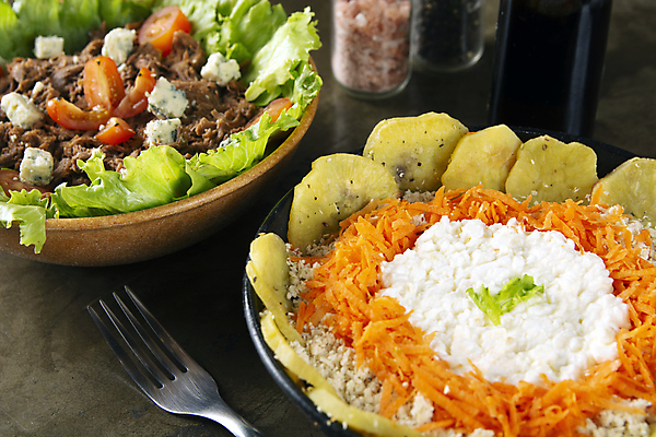 포토 JPG 해외이미지 접시 음식 백그라운드 포크 다이어트 토마토 채소 치즈 감자 건강 사람없음 빨간색 초록색 컬러풀 검은색 식사 저녁식사 당근 샐러드 신선 사발 달콤 상추 참치 먹기 상쾌 완두콩 날것 소금 연어 후추 점심식사 채식주의자 비건 해외포토 식기 감정 컬러 모션 유제품 콩 뿌리채소 어류 사기그릇 맛 향신료 채식 파일형식 이미지허브