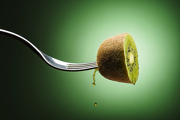 포토 JPG 해외이미지 조각 백그라운드 포크 다이어트 과일 부분 자연 건강 키위 씨앗 사람없음 초록색 컬러풀 건강관리 젖음 신선 횡단보도 떨어짐 자르기 슬라이스 성분 깨짐 비타민C 숙성 식용 이국적 해외포토 식물 식기 컬러 컨셉 모션 관리 보행로 생태계 비타민 파일형식 이미지허브