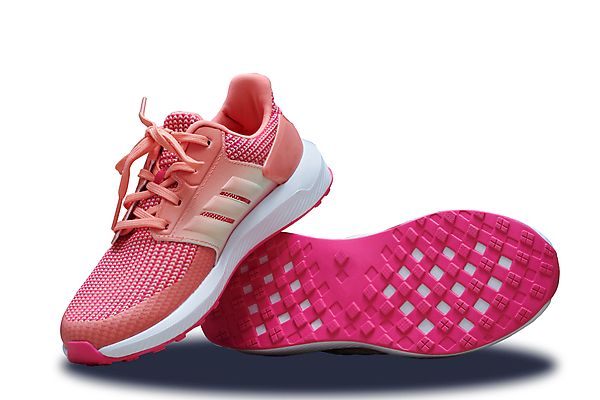 포토 JPG 해외이미지 라이프스타일 여자 스포츠 분홍색 백그라운드 운동화 신발 새로움 건강 사람없음 달리기 조깅 운동 유행 검은색 장비 흰색 쌍 스니커즈 오브젝트 체육관 트레이너 고립 스타일 해외포토 컬러 컨셉 모션 사람 생활 헬스 파일형식 이미지허브