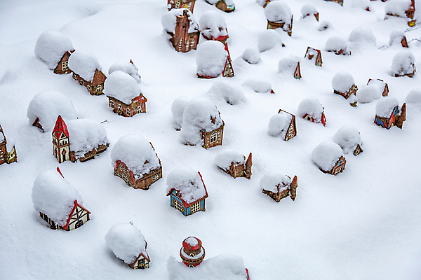 포토 JPG 해외이미지 모델 외관 계절 공원 벽 백그라운드 겨울 건축양식 지붕 주택 사람없음 야외 건물 장난감 미니어처 추위 게임 흰색 도시 놀이터 작음 서리 타운 미니 옛날 폭설 해외포토 건축물 공공시설 건축 컬러 놀이 눈_날씨 모형 크기 자연재해 파일형식 이미지허브