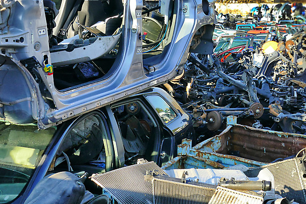 포토 JPG 해외이미지 산업 공장 자동차 사람없음 경제 쌓기 환경 금속 재활용 센터 플랫 쓰레기 폐기물 사건 철 버리기 엔진 흙더미 잡종 모터 낭비 찌그러짐 고물상 깨짐 생태학 정부 중고 철강 프로그램 해외포토 교육 육상교통 컨셉 공업 모션 재질 흙 친환경 파일형식 더미 이미지허브