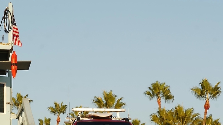 포토 JPG 해외이미지 물결 잎 자동차 하늘 경비 사람없음 목재 초록색 여름 야자수 뷰티 탑 미국 꿈 긴급 깃발 서핑보드 서핑 역 보호 심볼 손목시계 보안 캘리포니아 베네치아 부표 로스앤젤레스 구명용품 순찰 안전요원 의무 전국 파라다이스 그리너리 해외포토 나무 식물 건축물 계절 육상교통 시계 컬러 컨셉 북아메리카 재료 장신구 교통시설 안전 이탈리아 수상스포츠 보드_스포츠 안전장비 파일형식 트랜드컬러 이미지허브