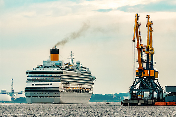 포토 JPG 해외이미지 주간 구름 바다 항해 사람없음 야외 중장비 큼 유람선 크루즈 해외포토 자연요소 배_교통 산업장비 크기 파일형식 이미지허브