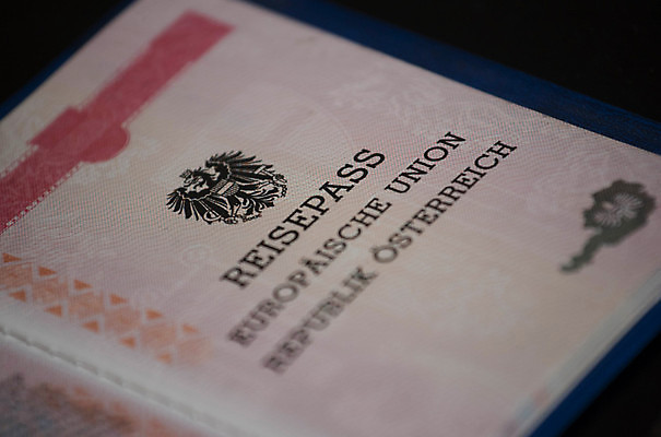 포토 JPG 해외이미지 유럽 여행 관리 사람없음 사무실 오스트리아 민주주의 서비스 여권 커뮤니티 시민 공화국 신분증 유럽연합 헌법 해외포토 나라 비즈니스 법 국민 증명서 파일형식 이미지허브