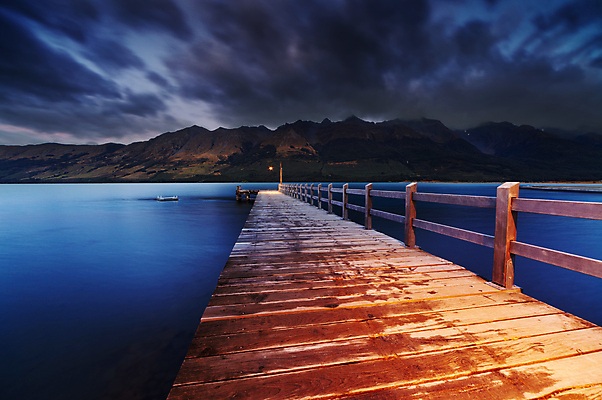 포토 JPG 해외이미지 구름 호수 섬 여행 자연 하늘 아침 새로움 산 풍경 사람없음 야외 목재 물 파란색 일출 항구 황혼 새벽 야간 언덕 방파제 뉴질랜드 남쪽 해외포토 주간 자연요소 나무 공공시설 컬러 컨셉 재료 교통시설 노을 일몰 오세아니아 방향 생태계 파일형식 이미지허브