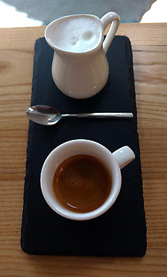 포토 JPG 해외이미지 커피 아침 서기 사람없음 컵 숟가락 검은색 봄 거품 우유 신선 뜨거움 커피잔 컵받침 향 에스프레소 블랙커피 해외포토 주간 식기 계절 음료 컬러 모션 잔 유제품 수저 받침대 파일형식 이미지허브