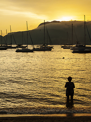 포토 JPG 해외이미지 남자 실루엣 바다 낚시 한명 들기 상반신 성인 야외 여름 황혼 일몰 보트 낚싯대 낚시꾼 성인남자한명만 해외포토 1 계절 배_교통 모션 레저 촬영기법 사람 노을 낚시용품 남자한명만 성인남자만 파일형식 이미지허브