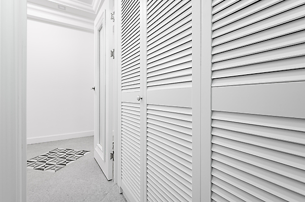 포토 JPG 해외이미지 아파트 실내 사람없음 문 오픈 장롱 복도 벽장 해외포토 가구 주택 내부 파일형식 이미지허브