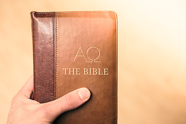 포토 JPG 해외이미지 남자 기독교 종교 컨셉 함께함 사람 사람없음 교회 믿음 성경 기도 예수 영혼 목사 증거 신성 명령 대답 숭배 신앙심 해외포토 감정 종교용품 종교건축 건물 신_종교 성직자 파일형식 이미지허브