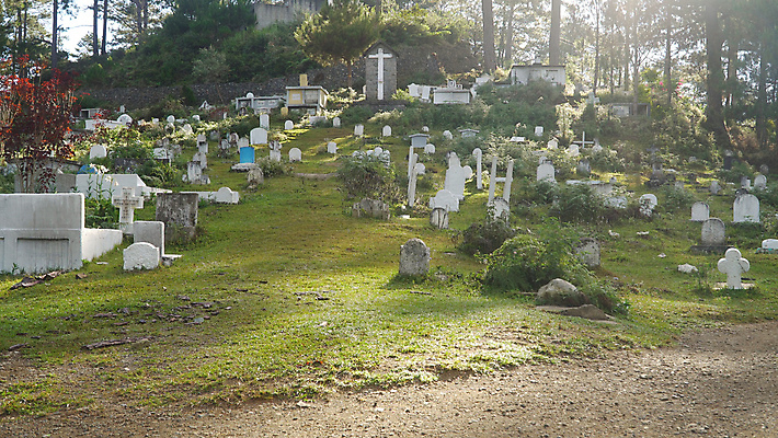 포토 JPG 해외이미지 나무 공원 종교 십자가 사람없음 바위 죽음 무덤 역사 심볼 묘사 신성 천연기념물 장례 옛날 해외포토 식물 공공시설 돌_바위 파일형식 이미지허브