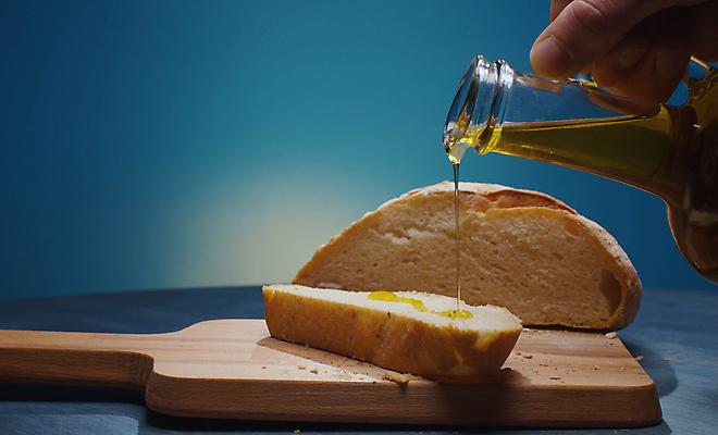 포토 JPG 해외이미지 전통 손 남자 음식 빵 유리 도마 실내 건강 사람없음 목재 식사 빵집 흰색 신선 황금 닫기 맛 유기농 올리브 파란배경 덩어리 내추럴 프랑스어 채식주의자 핸드메이드 해외포토 나무 문자 웰빙 열매 컬러 백그라운드 컨셉 재료 모션 재질 주방용품 사람 내부 신체부위 파란색 상점 채식 파일형식 이미지허브