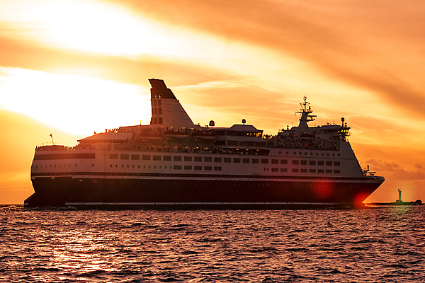 포토 JPG 해외이미지 주간 바다 항해 사람없음 야외 일몰 큼 유람선 크루즈 해외포토 자연요소 배_교통 노을 크기 파일형식 이미지허브