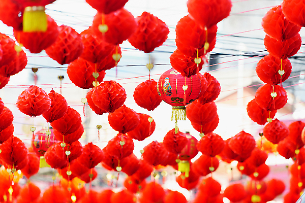 포토 JPG 해외이미지 전통 행복 종이 문화 여행 태국 휴가 새해 거리 한국 매달리기 동양인 이벤트 사람없음 장식 빨간색 빛 축제 중국 등불 축하 사찰 행운 그룹 황금 닫기 상하이 대만 베트남 베이징 홍콩 말레이시아 싱가폴 차이나타운 춘절 해외포토 명절 감정 아시아 컬러 컨셉 종교건축 모션 조명 인종 관광지 동남아시아 중국전통 파일형식 이미지허브